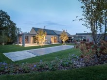 Moderní roubená dřevostavba Kontio