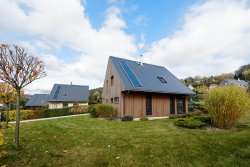 soubor-pasivnich-domu-a-skoliciho-strediska-atrea-koberovy