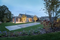 Moderní roubená dřevostavba Kontio