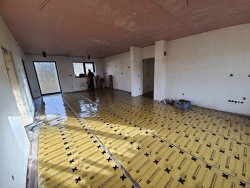 DrevoaStavby.cz Kombinace fotovoltaiky a elektrického vytápění od LARXu