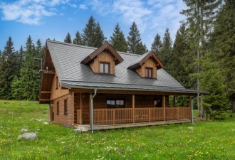 DrevoaStavby.cz Moderní dřevěná chalupa konstrukce KONTIO 1