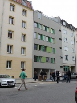 Pasivní dřevostavba bytového domu v Drážďanech - uliční fasáda