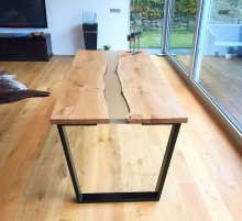 Masivn&iacute; stůl od společnosti TIMBERMAKERS