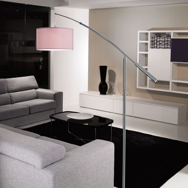 interiérová lampa v obývacím pokoji dřevostavby