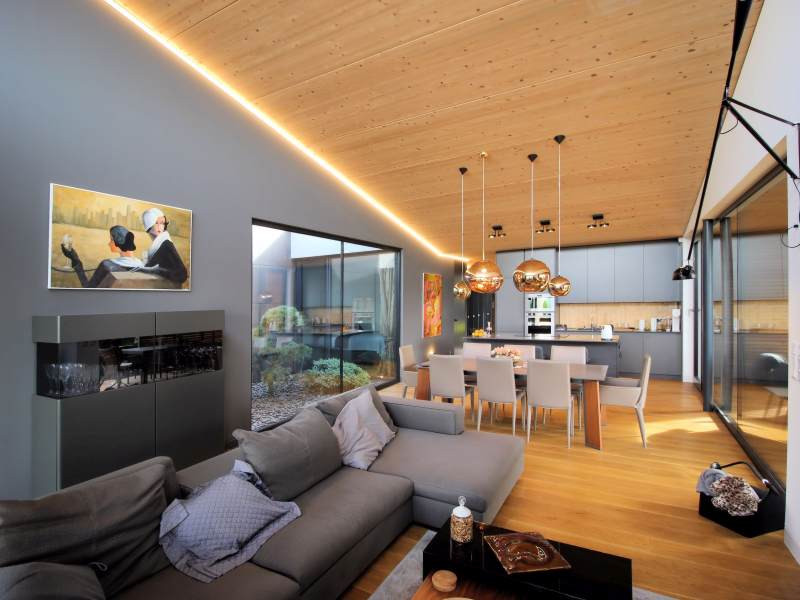 interiér prosklenné dřevostavby