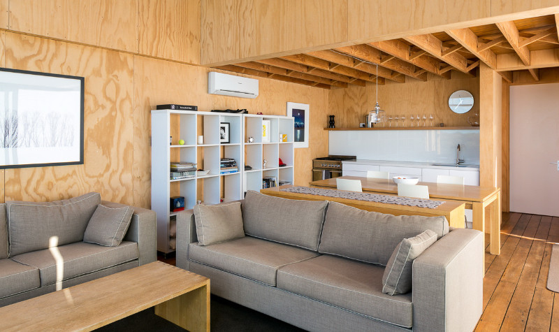 dřevostavba interi&eacute;r z překližky