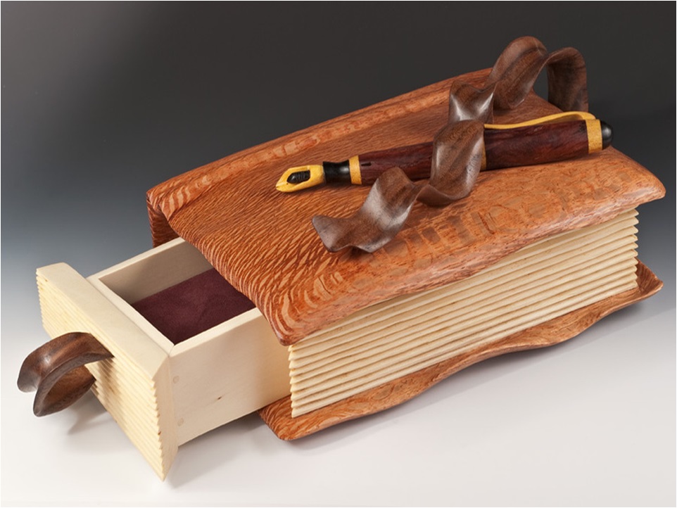 uměleck&eacute; předměty ze dřeva - kniha