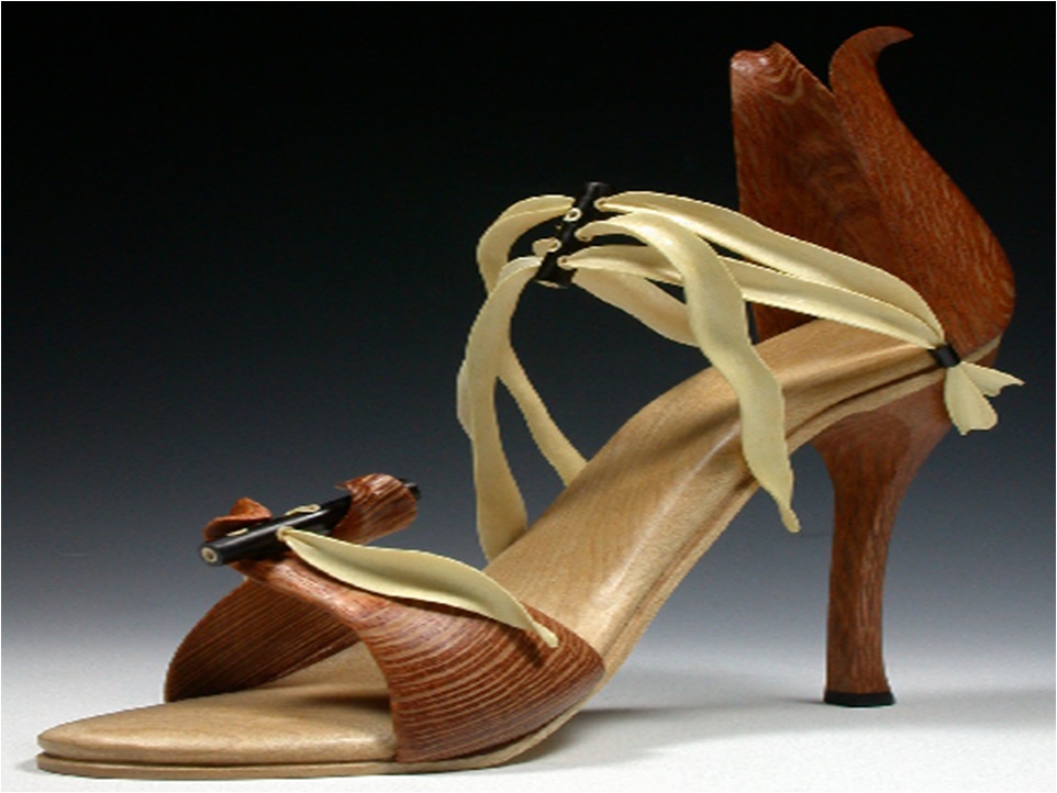 uměleck&eacute; předměty ze dřeva - d&aacute;msk&aacute; bota s podpatkem