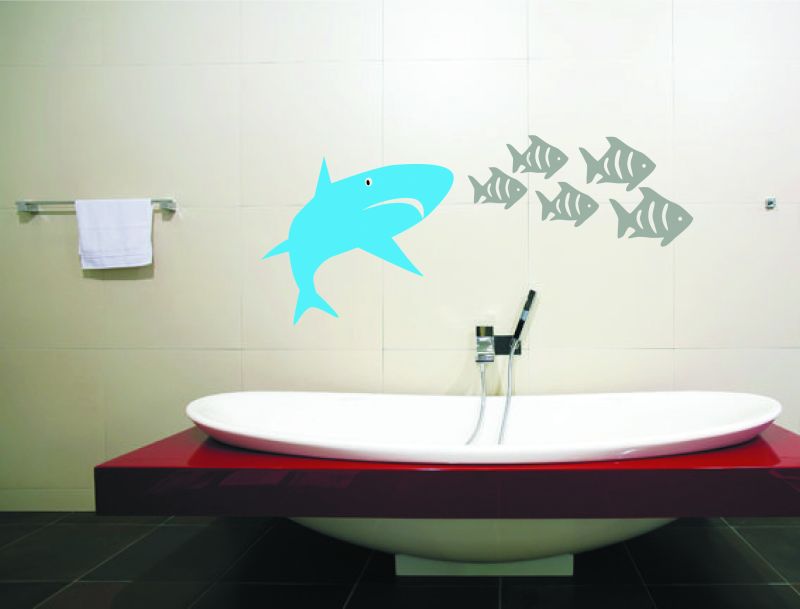 Stěnov&eacute; samolepky se vyr&aacute;b&iacute; z kvalitn&iacute;ch materi&aacute;lů a voda jim nijak ne&scaron;kod&iacute;. Ty kvalitn&iacute; garantuj&iacute; dobrou přilnavost ke v&scaron;em odma&scaron;těn&yacute;m povrchům a slibuj&iacute; nulov&eacute; blednut&iacute; barev vlivem UV z&aacute;řen&iacute;. FOTO: Dekorativn&iacute; samolepky