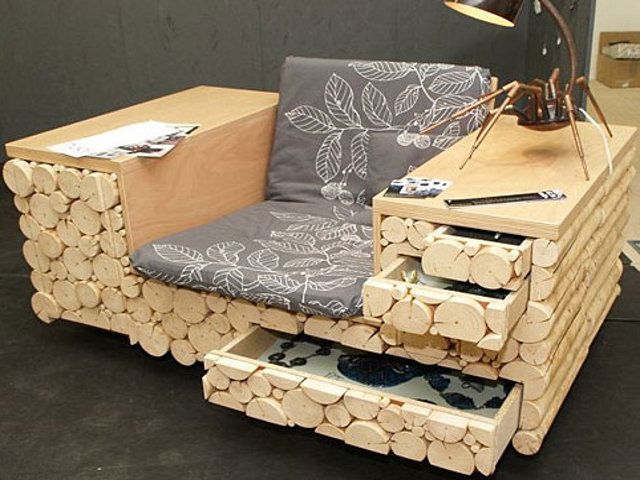 dřevěn&eacute; křeslo skupiny Protiklady