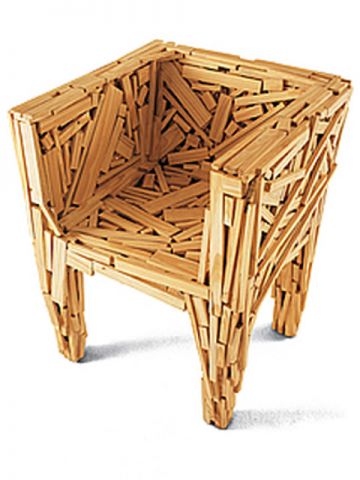 dřevěn&eacute; křeslo favela