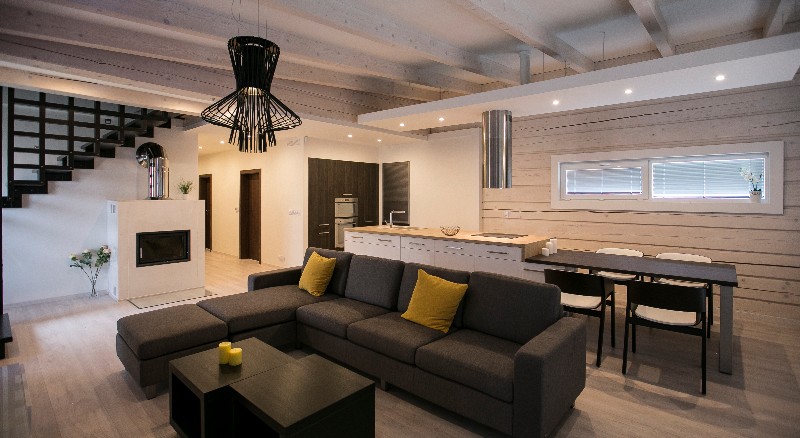 kuchyně v moderní roubence