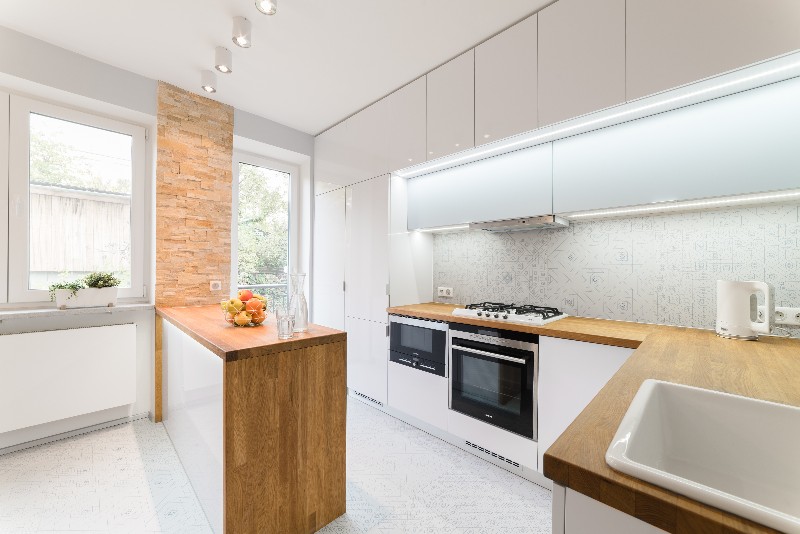 interi&eacute;r modern&iacute; kuchyně