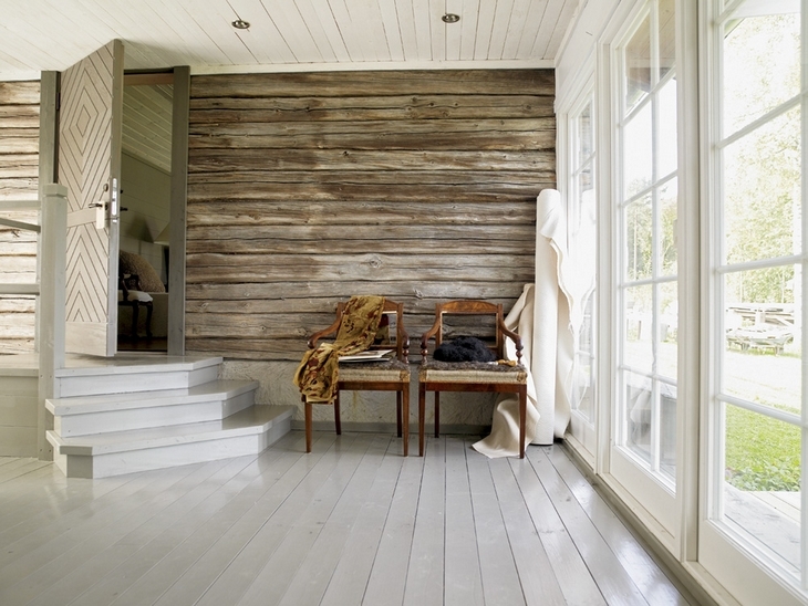 obložen&iacute; stěny ze star&eacute;ho dřeva interi&eacute;r dřevostavby