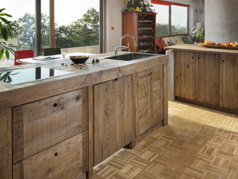 IMG 9078_kuchyně_z_palet_800