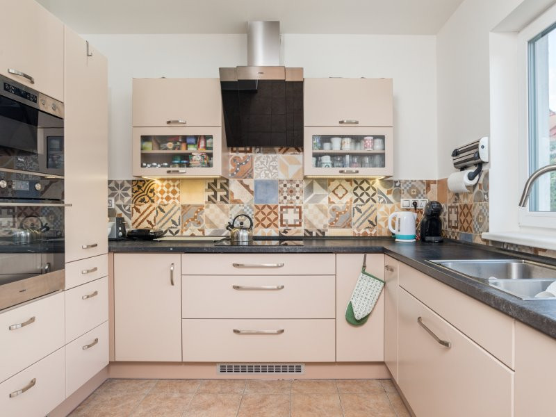 dřevostavba řadovka kuchyně