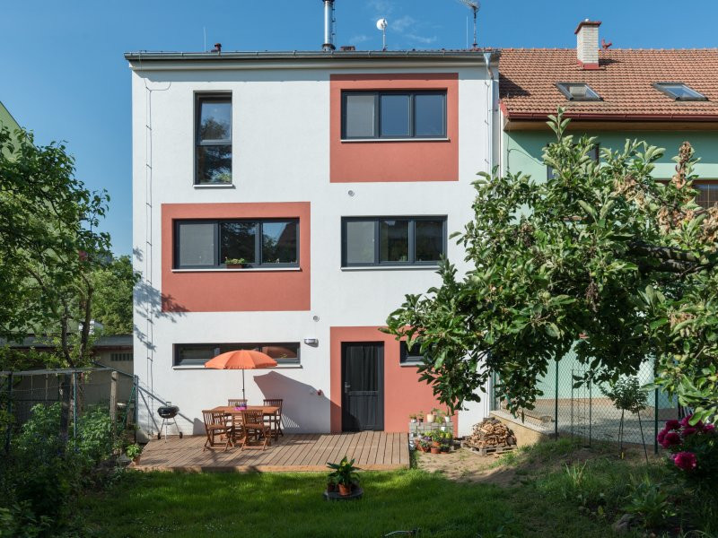 dřevostavba řadovka zahrada