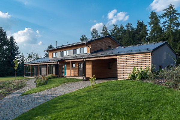 dum-s-ozvenami-karibiku-prijezdova-cesta