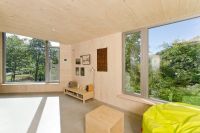 dřevostavba z masivn&iacute;ch dřevěn&yacute;ch panelů interi&eacute;r