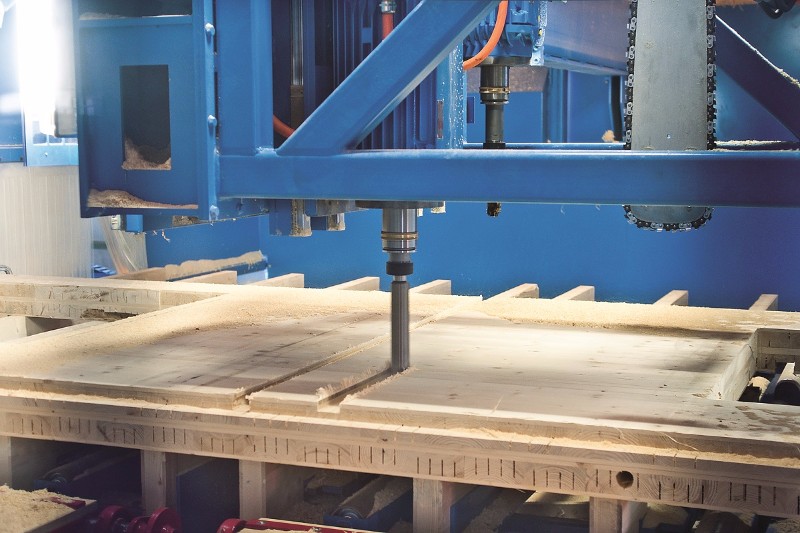 Výroba CLT panelů pro dřevostavby