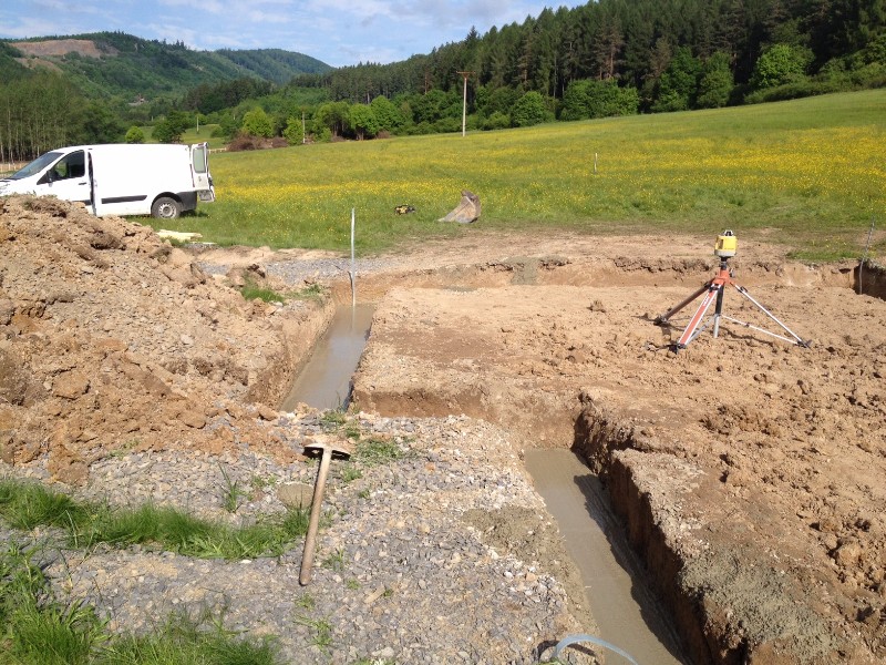 zakládání dřevostaveb - betonové pasy
