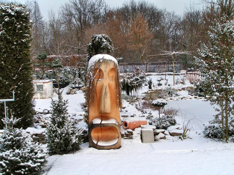socha zasněžená
