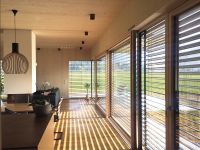 interi&eacute;r dřevostavby hs port&aacute;ly předokenn&iacute; žaluzie