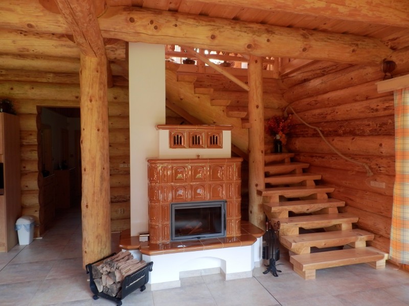 srub - ošetřování povrchu dřeva - interiér