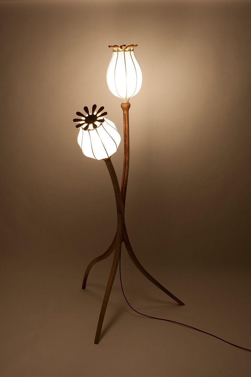 studio-lehky-design-osvetleni-stinidlo-lampy-ve-tvaru-makovice