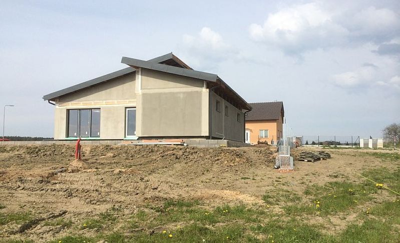 prefabrikovane-panely-krok-4-skoro-hotovy-dum