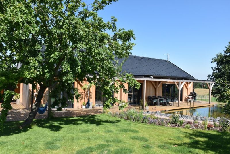 DrevoaStavby.cz | Individuálně navržená dřevostavba s jezírkem od firmy ATRIUM DrevoaStavby.cz | Individuálně navržená dřevostavba s jezírkem od firmy ATRIUM