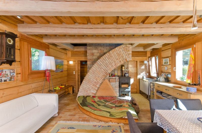 DrevoaStavby.cz | Dřevostavba v b&yacute;val&eacute;m ovocn&eacute;m sadu