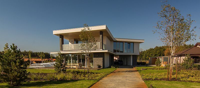 drevostavba-tvar-ypsilon-cely-dum-zahrada