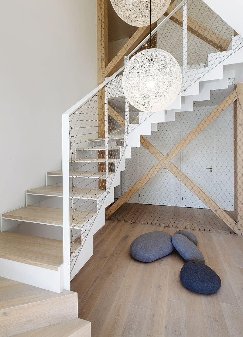 drevostavba-tvar-ypsilon-schodiste