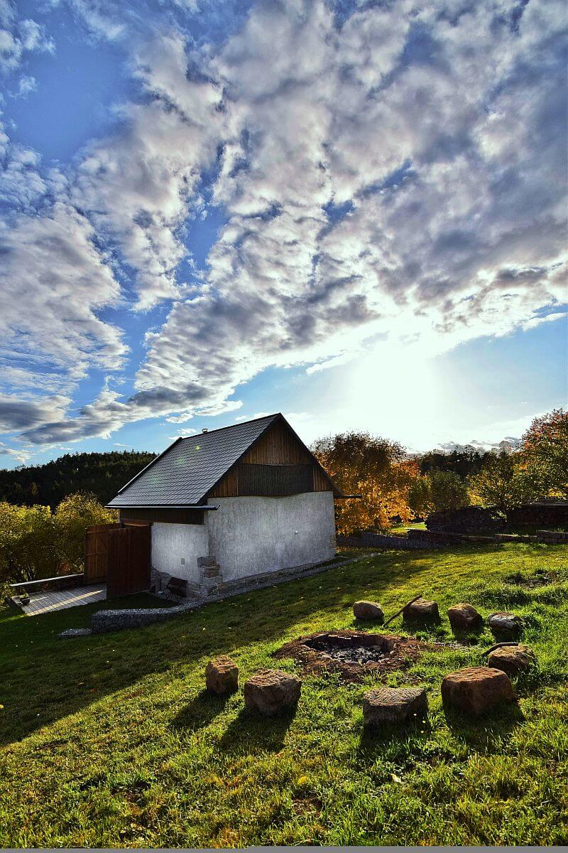 rekonstrukce-stodoly-priroda-okolo