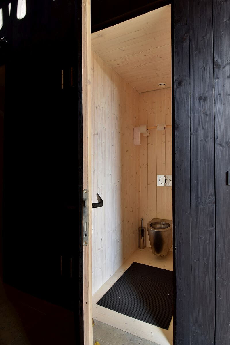 rekonstrukce-stodoly-toaleta