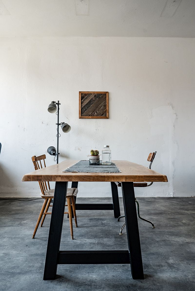 masivni-dreveny-nabytek-interier-stul