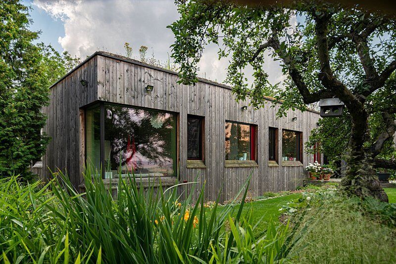 v-naruci-zahrady-detaíl-domu