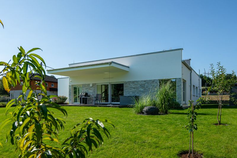 DrevoaStavby.cz Promyšlený bungalov vyladěný k dokonalosti DrevoaStavby.cz Promyšlený bungalov vyladěný k dokonalosti