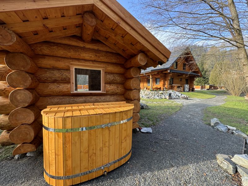 Zahradni-wellness-srubova-sauna