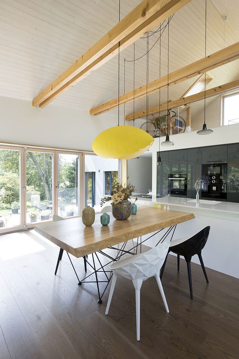 navsteva-holubi-dum-jidelni-stul