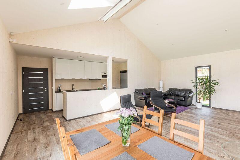 navsteva-domu-NOVATOP-pohled-na-kuchyn