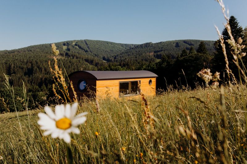 DrevoaStavby.cz | Spaní na medu | Ubytování ve dřevěném včelíně DrevoaStavby.cz | Spaní na medu | Ubytování ve dřevěném včelíně