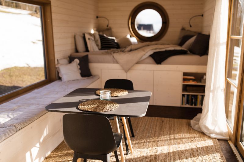 DrevoaStavby.cz | Spaní na medu | Ubytování ve dřevěném včelíně DrevoaStavby.cz | Spaní na medu | Ubytování ve dřevěném včelíně