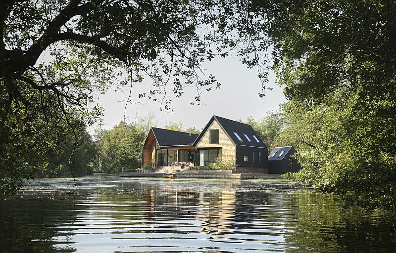 Backwater-trvale-udrztitelny-dum-dum-na-vode