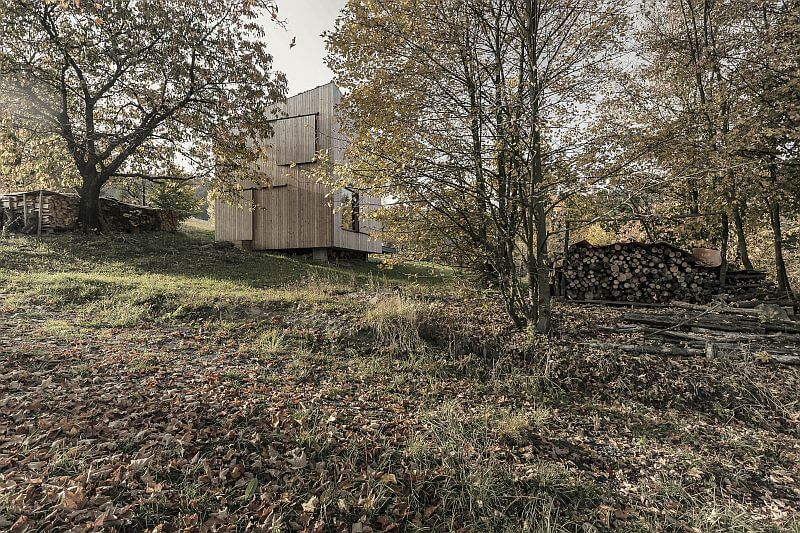 drevena-moderni-chata-pozemek