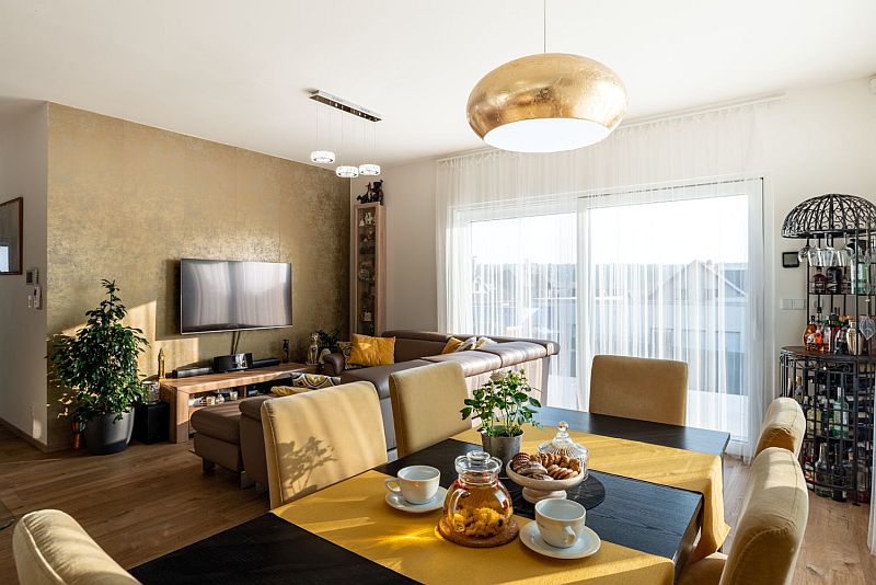 drevostavba-atrium-interier-obytny-prostor