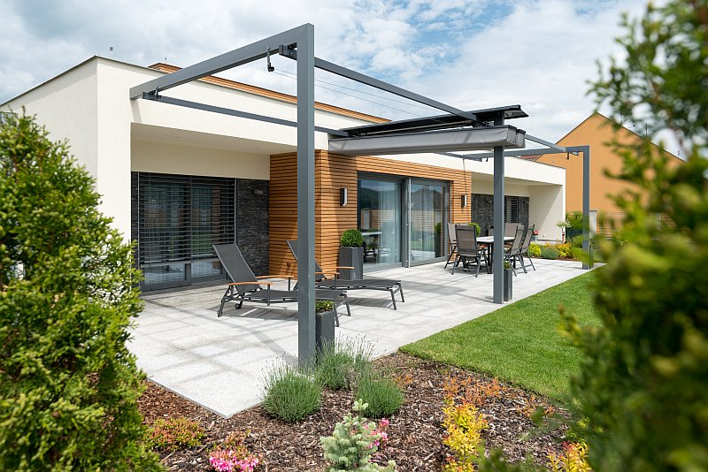 drevostavba-podle-feng-suej-lucern-exterier-terasa-zahrada