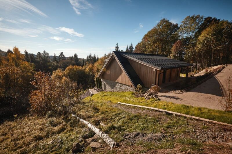 DrevoaStavby.cz | Masivní skeletová dřevostavba ve svahu DrevoaStavby.cz | Masivní skeletová dřevostavba ve svahu