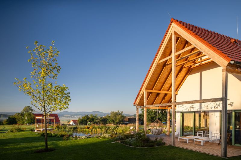 DrevoaStavby.cz Prostorná patrová dřevostavba na samotě u lesa DrevoaStavby.cz Prostorná patrová dřevostavba na samotě u lesa